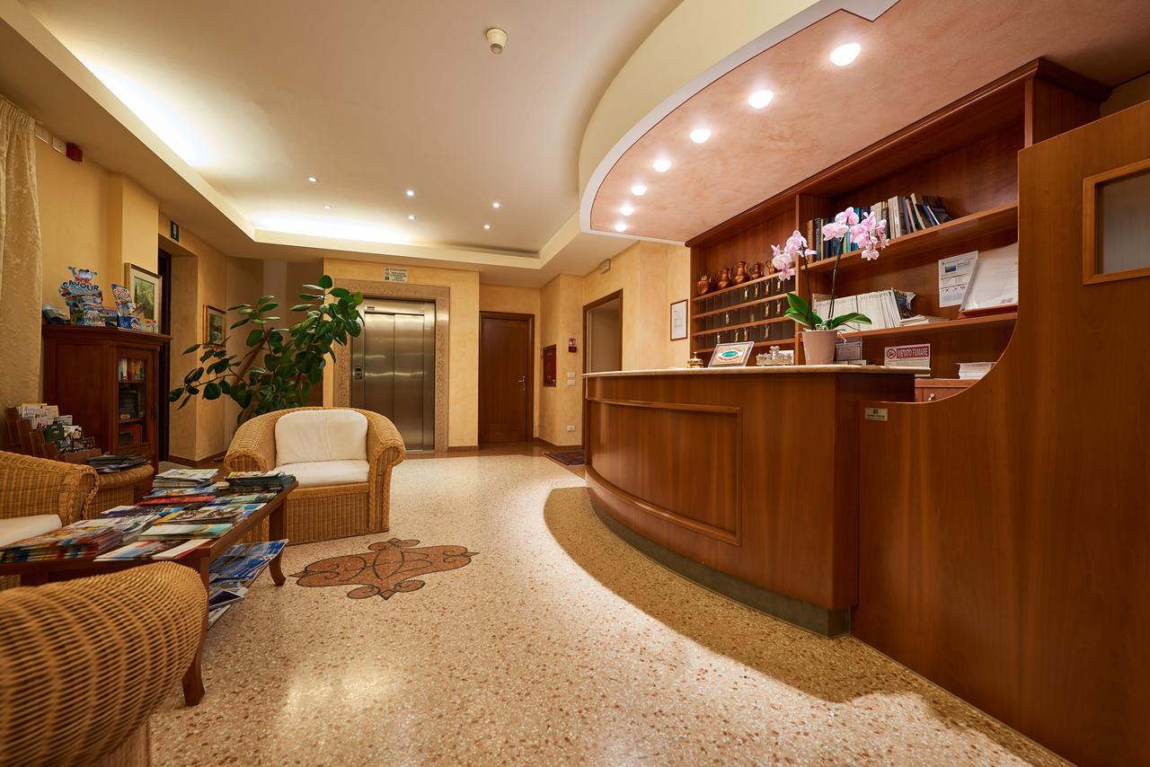 טורי דל בנקו Hotel Belvedere מראה חיצוני תמונה
